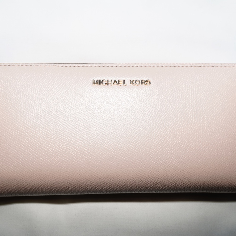 ❌SOLD❌ Michael Kors Women's Blush Wallet